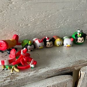 DISNEY Christmas Mickey and Friends Tsum Tsum Vinyl Figurines Lot w/ accessories